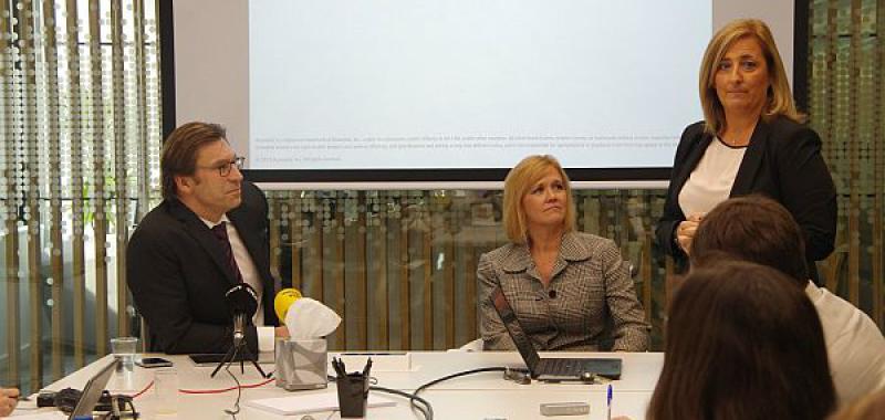 	 Presentacion de Autodesk, Roland Zelles, Julie Sockley,  Alba Ventosa